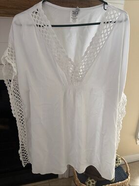 BECCA White Crochet-Trim Swim Coverup